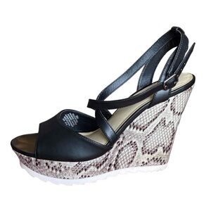 Nine West Black Snake Print Wedge Sandals Size 8